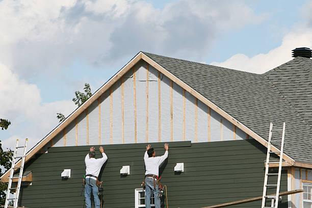 Professional Siding Replacement technician working in New London, NC
